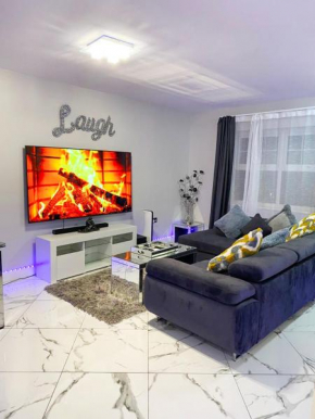 2 Double Bedroom Apartment in Edgware, London, Barnet